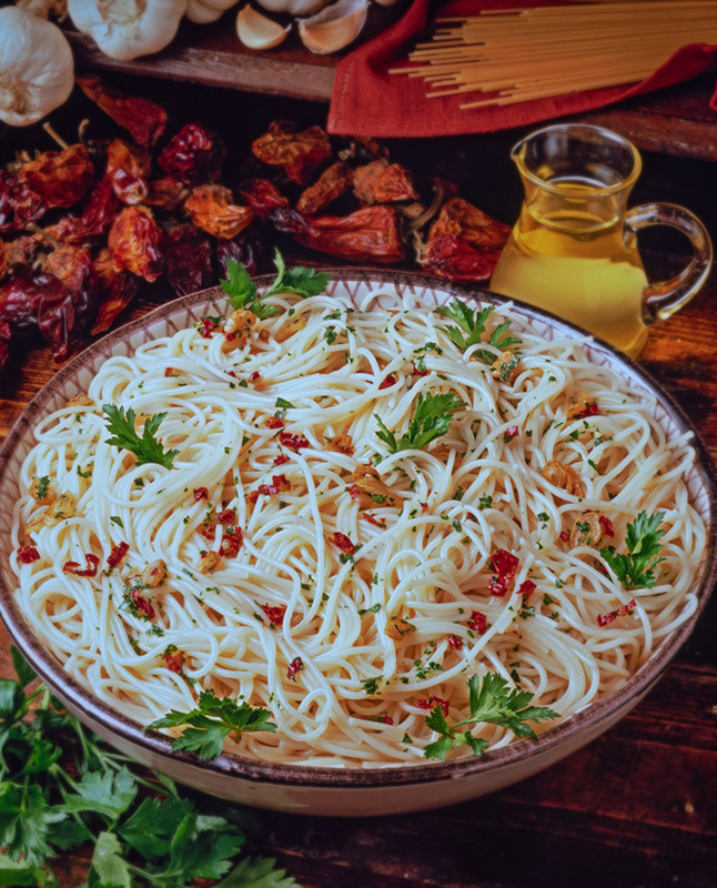 SPAGHETTI AGLIO, OLIO, PEPERONCINO, PREZZEMOLO - S340810 - 2188 - immagine 1