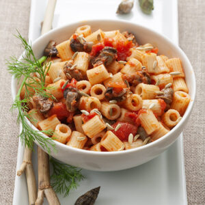 DITALI AL SUGO DI LUMACHE DI MARE CON FINOCCHIO SELVATICO E SEMI DI FINOCCHIO - 4535