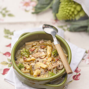 ZUPPA CON CAVOLO ROMANESCO CASERECCE PANCETTA E FUNGHI - 9578