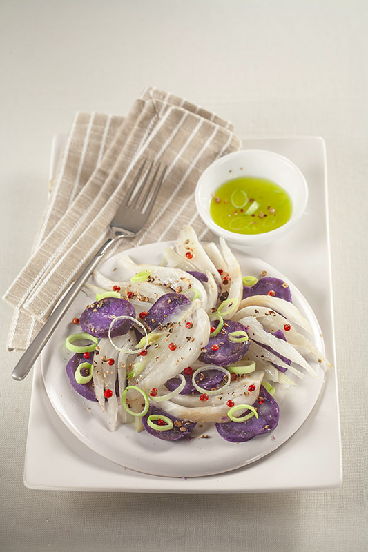 FINOCCHI CON PATATE VIOLA LESSE CON VINAIGRETTE DI  LIMONE OLIO PORRI PEPE PORRI PEPE ROSA CORIANDOLO - 5157