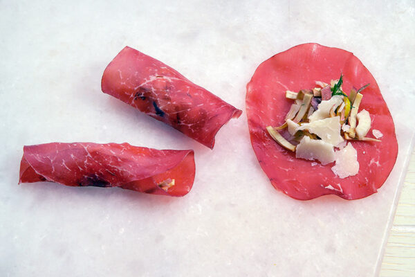 BRESAOLA IN FAGOTTINO CON CARCIOFI (STEP 3) - 806