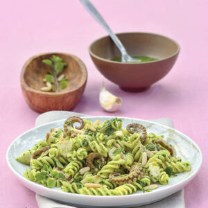 FUSILLI CON PESTO DI ORIGANO FRESCO PINOLI AGLIO POLPO - 5013