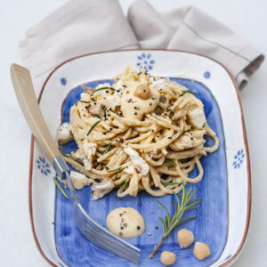 SPAGHETTI CON CREMA DI CECI SCALOGNO PALOMBO PEPE E ROSMARINO - 8544