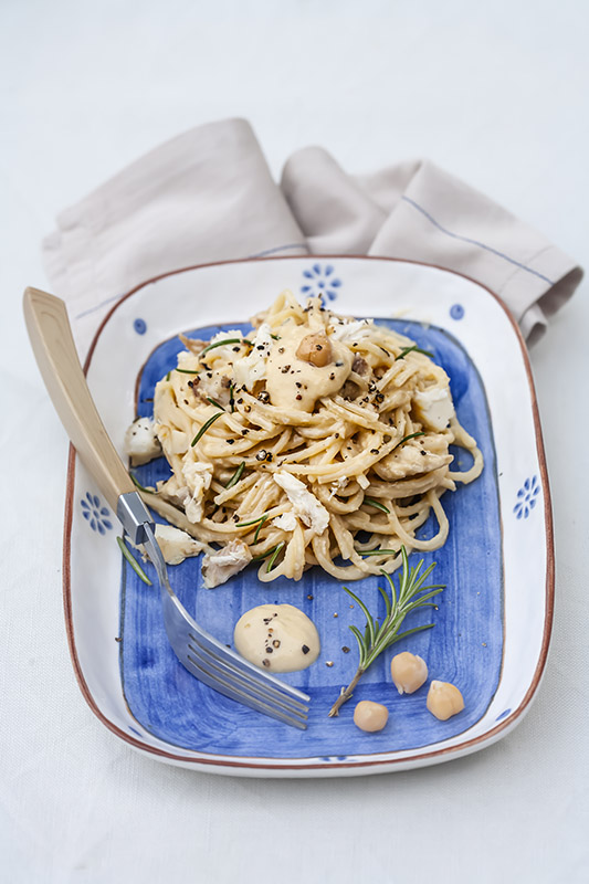 SPAGHETTI CON CREMA DI CECI SCALOGNO PALOMBO PEPE E ROSMARINO - 8544