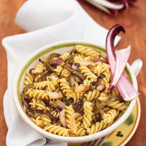 FUSILLI CON RADICCHIO TARDIVO E PEPERONI FRIGGITELLI - 6750