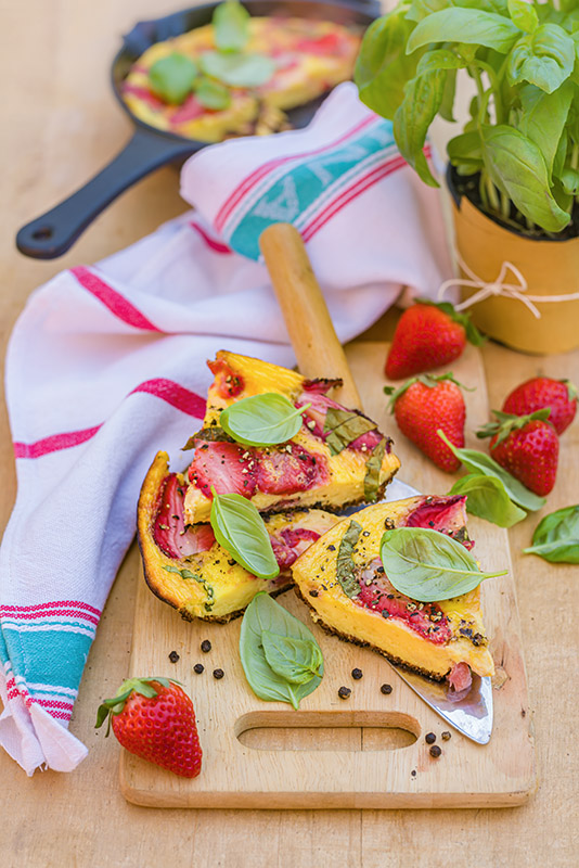 FRITTATA CON PANNA FRAGOLE E BASILICO - 7041 - immagine 1