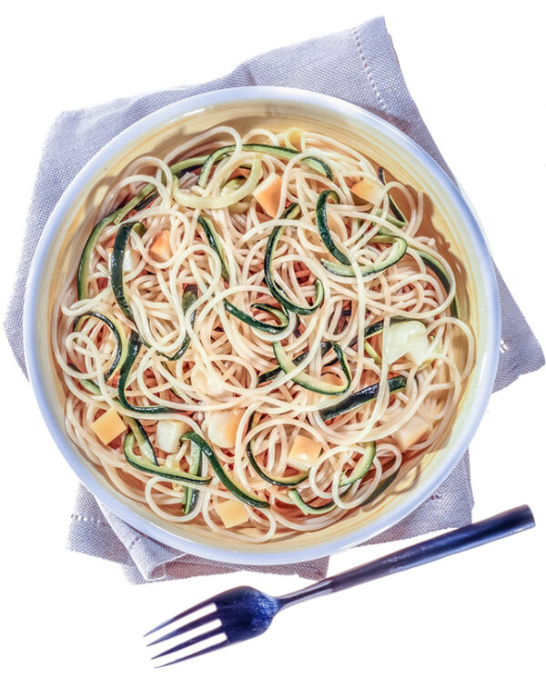 SPAGHETTI CON SCAMORZA E ZUCCHINE - S2200 - 4809