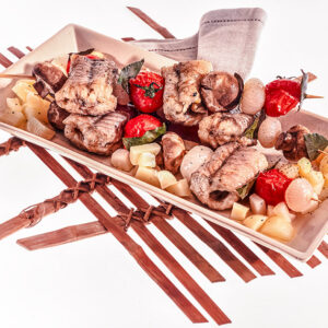 SPIEDINI DI SGOMBRI CON POMODORINI, CIPOLLINE E CHAMPIGNONS - 5304