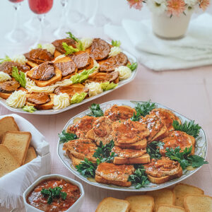 CARNE SU FETTE BISCOTTATE - 2704