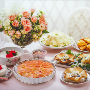 CREMA AL GERANIO, CROSTATA DI ROSE, BAVARESE AL GELSOMINO, FRITTELLE DI MAGNOLIA, TULIPANI ALLE VIOLETTE - S58860 - 4559