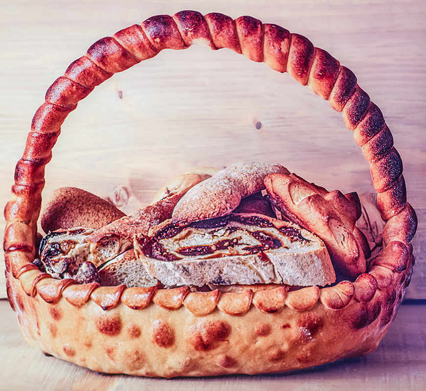 CESTINO DI PANE E PANE ALL
