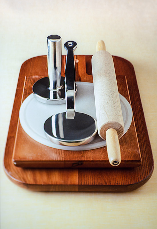 ATTREZZI UTENSILI DA CUCINA, PESTACARNE, TAGLIERI, MATTARELLO - 3901