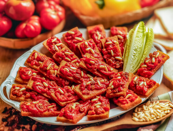CROSTINI CON POMODORI PEPERONI E PINOLI - GR2054 - 4785