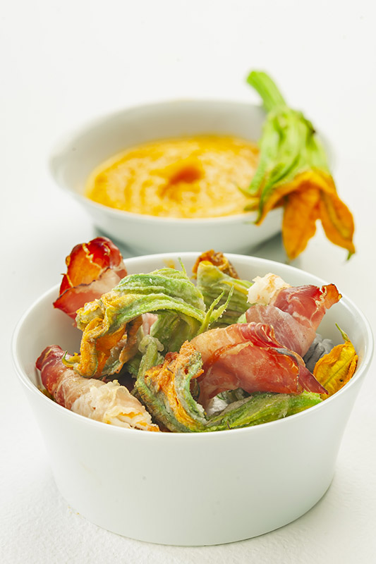 SCAMPI ALLO SPECK IN SALSA DI ZUCCA E FIORI FRITTI - 7112