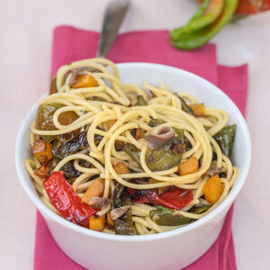 SPAGHETTI CON PEPERONI FRIGGITELLI DADINI DI ZUCCA ACCIUGHE - 5989
