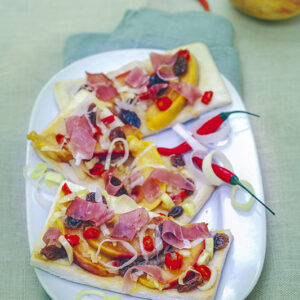 TARTINE CON PESCHE SPECK CIPOLLOTTI UVA SULTANINA PEPERONCINO - 9463