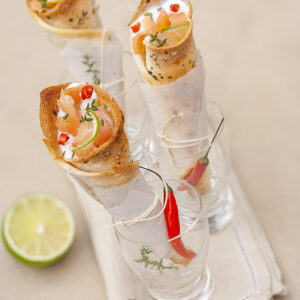 CONI DI PANCARRÉ CON YOGURT SALMONE AFFUMICATO LIME E PEPERONCINO - 9489