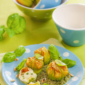 CON I PETALI - FIORI DI ZUCCA AL VAPORE CON RICOTTA E PESTO - 6507