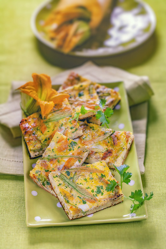 CON I PETALI - FRITTATA CON I FIORI DI ZUCCA - 6523