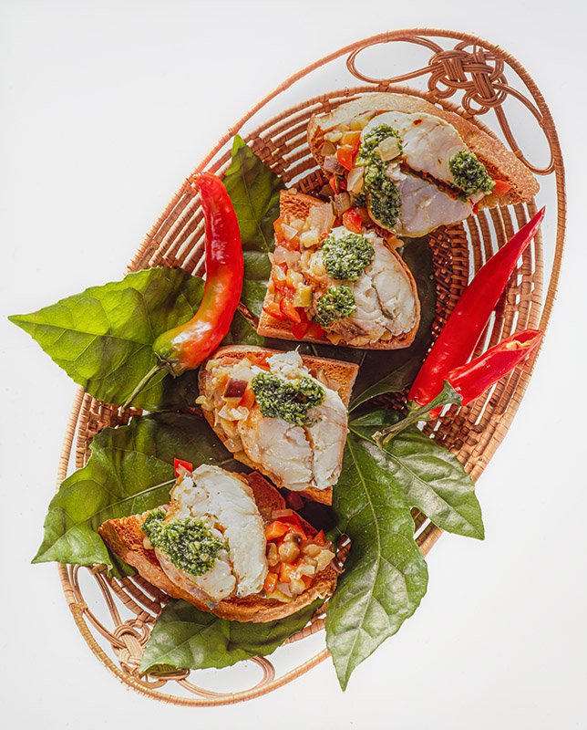 TARTINE CON CODA DI ROSPO E PEPERONCINO - 7318 - immagine 1