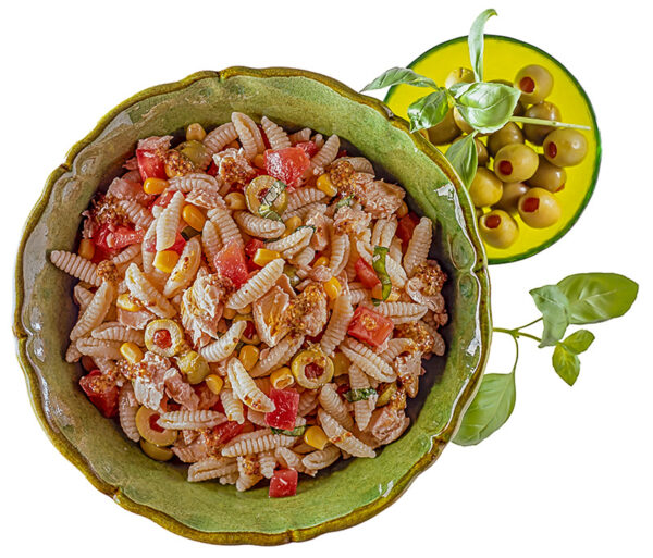INSALATA DI MALLOREDDUS TONNO POMODORI OLIVE E MAIS - 5842