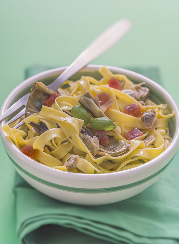 FETTUCCINE CON ARSELLE E CARCIOFI  - GT6J3086