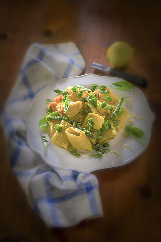 PACCHERI CON UOVA LIMONE E ASPARAGI - 4461