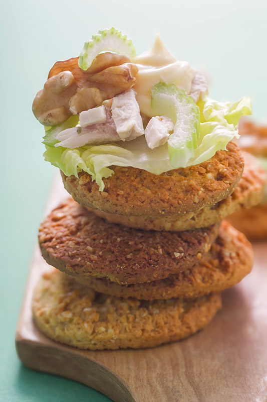 BISCOTTI POLLO SEDANO E NOCI - GT6J1352