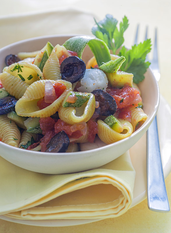 PIPE CON SUGO DI MERLUZZO E ZUCCHINE - GT6J2646