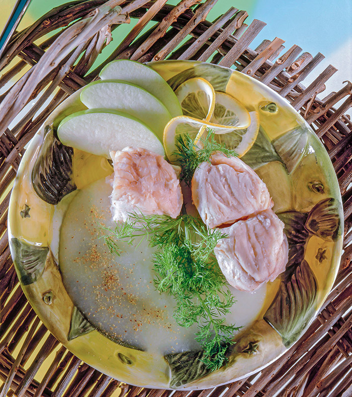 PESCATRICE ALLE MELE - S03940 - immagine 1