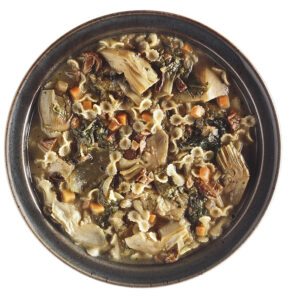 MINESTRA CON CARCIOFI ERBETTE PASTA CAROTE FUNGHI - 9934