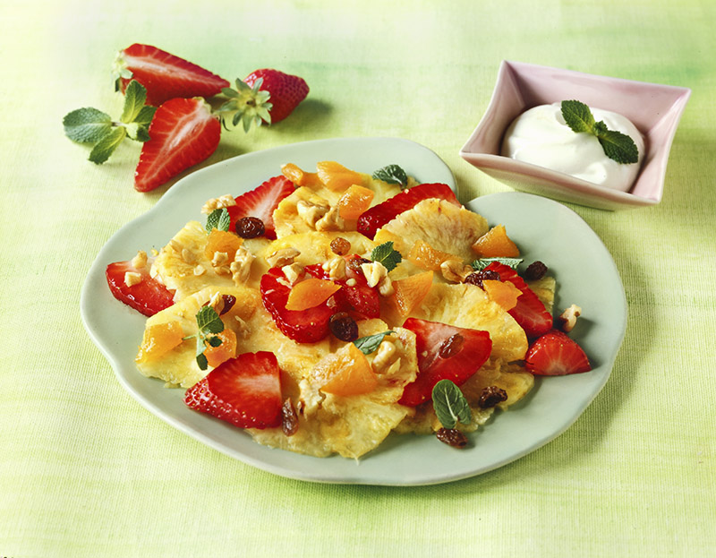 DESSERT DI FRAGOLE ANANAS MENTA NOCI UVETTA - 0090 - immagine 1