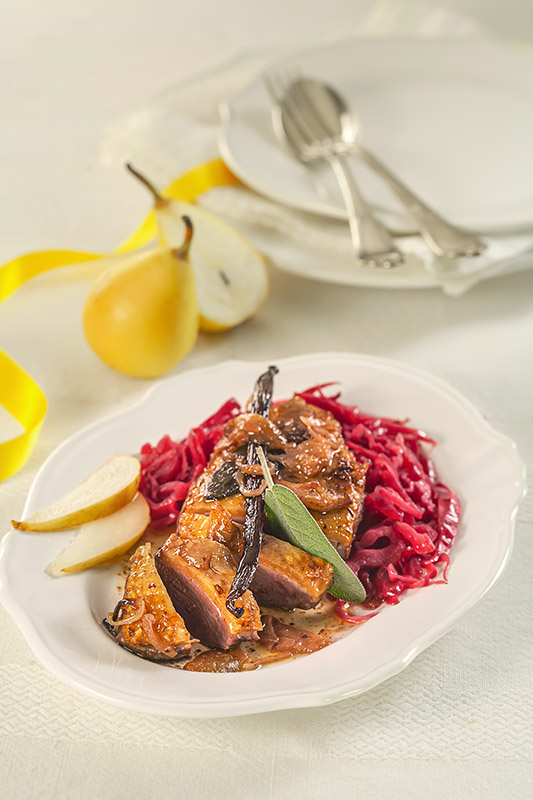 PETTO D'OCA CON SALSA DI PERA ALLA VANIGLIA E CAVOLI ROSSI AL PROSECCO - 3931