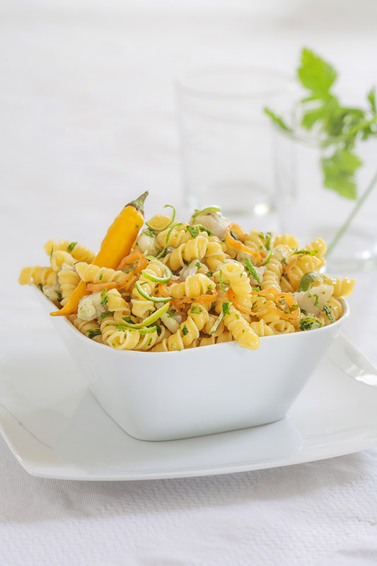 TORCHIETTI CON SCALOGNO PESCE PERSICO PEPERONCINO GIALLO PREZZEMOLO E LIME - 4074