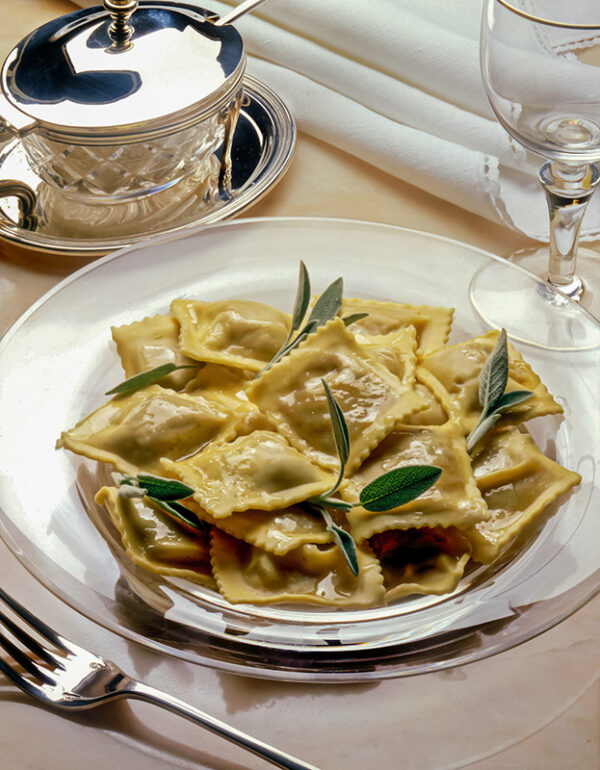 AGNOLOTTI CON BURRO E SALVIA - S10880