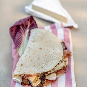 PIADINA CON RADICCHIO GRIGLIATO BRIE SPECK - 2403
