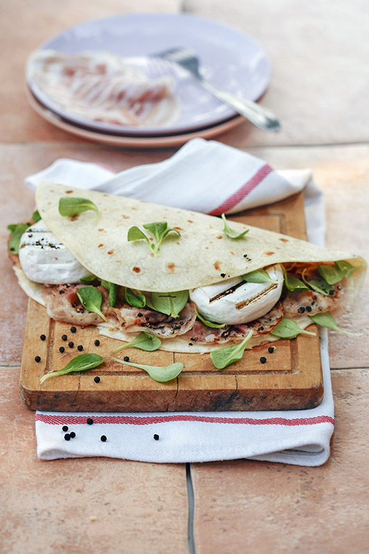 PIADINA CON PANCETTA ARROTOLATA STUFATA SONGINO E TOMINI PIEMONTESI GRIGLIATI - 2416