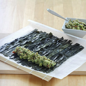 FAKE SUSHI - (STEP 5) - SUSHI DI TAGLIATELLE AL NERO DI SEPPIA CON COZZE FRUTTI DI MARE E AVOCADO - 1820