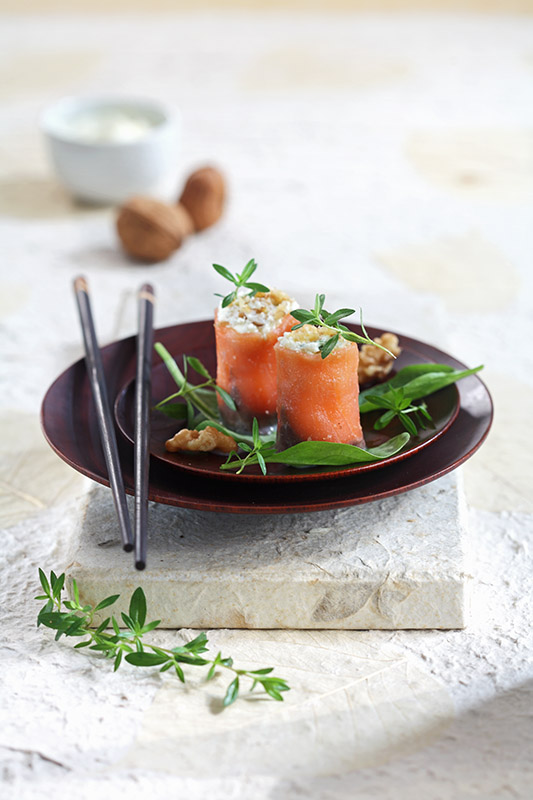FAKE SUSHI - SUSHI DI SALMONE AFFUMICATO CON CHEVRE NOCI SANTOREGGIA - 1895