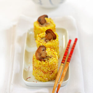 FAKE SUSHI - URAMAKI DI RISOTTO ALLO ZAFFERANO E FUNGHI - 1925