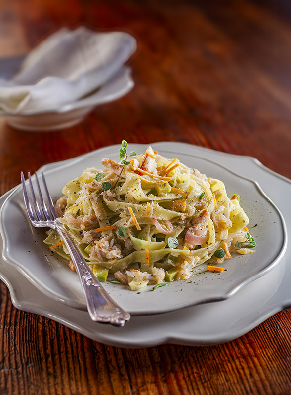 TAGLIATELLE VERDI  CON AVOCADO POLPA DI GRANCHIO POMPELMO ROSA – 3727