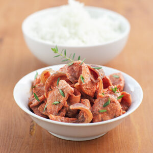 STRACCETTI DI POLLO SALTATI CON CIPOLLE ROSSE YOGURT TANDOORI SANTOREGGIA RISO BASMATI - 5964