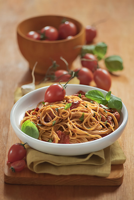 SPAGHETTI CON POMODORINI DEL PIENNOLO DEL VESUVIO - 3734