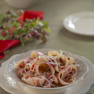 CONCHIGLIONI DI NATALE CON PANCETTA INDIVIA BELGA UOVA DI LOMPO ROSSE - 3816
