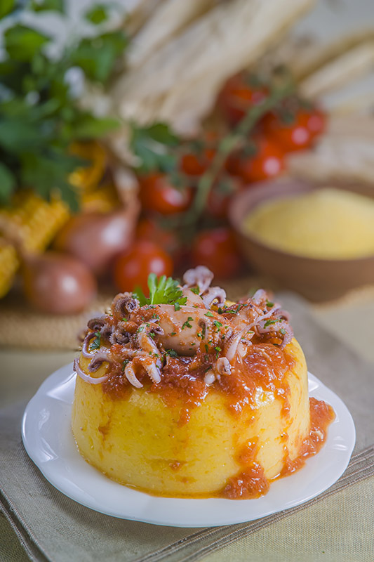 TIMBALLO DI POLENTA CON CALAMARETTI - K5863-2
