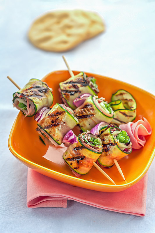 SPIEDINI DI ZUCCHINE CON PROSCIUTTO COTTO EMMENTAL RADICCHIO FAGIOLINI - 1019