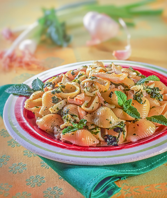 CONCHIGLIE CON SOGLIOLE E SPINACI - S 1404023 - immagine 1